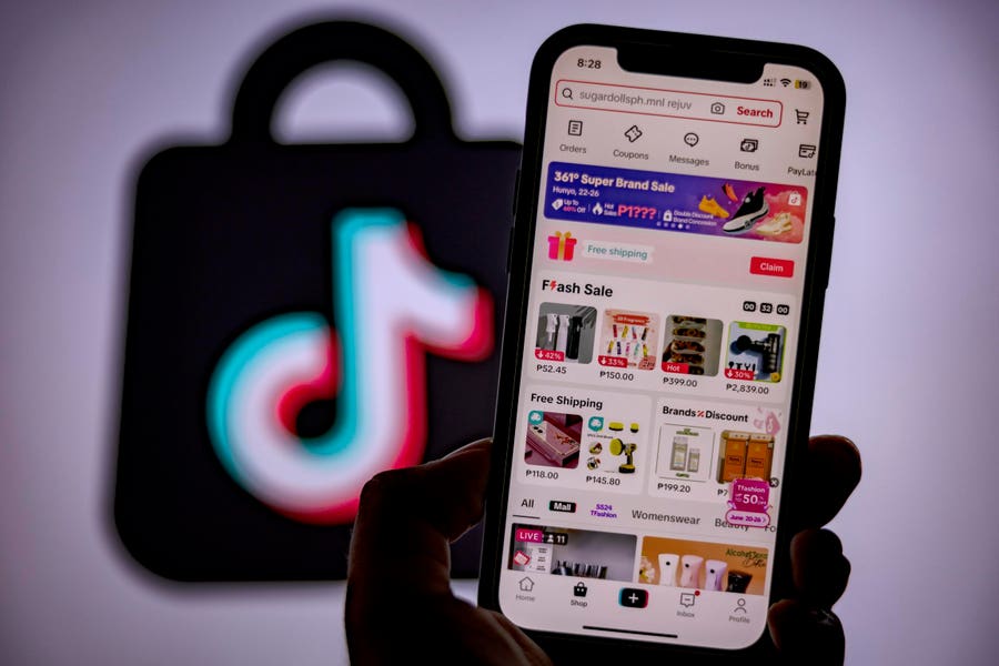 AI Is Transforming Social Commerce